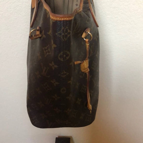 Louis Vuitton Neverfull MM - Picture 6 of 12